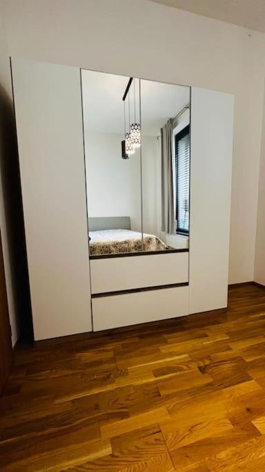 Apartment Holesovice, Garden, Garage براغ المظهر الخارجي الصورة